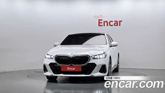 BMW 5-Series — Фото автомобиля 3