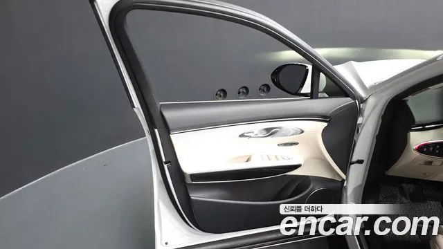 Genesis GV70 2.5T Бензин 2WD — Фото автомобиля 16