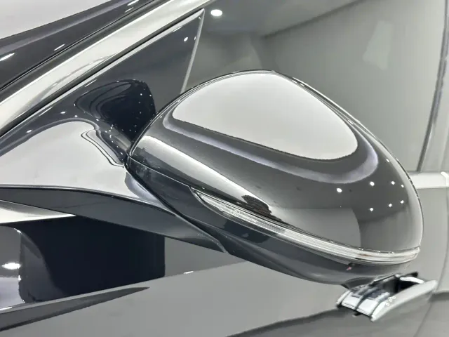 Mercedes-Benz E-Class — Фото автомобиля 23