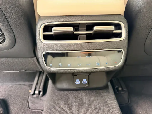 Genesis GV70 — Фото автомобиля 18
