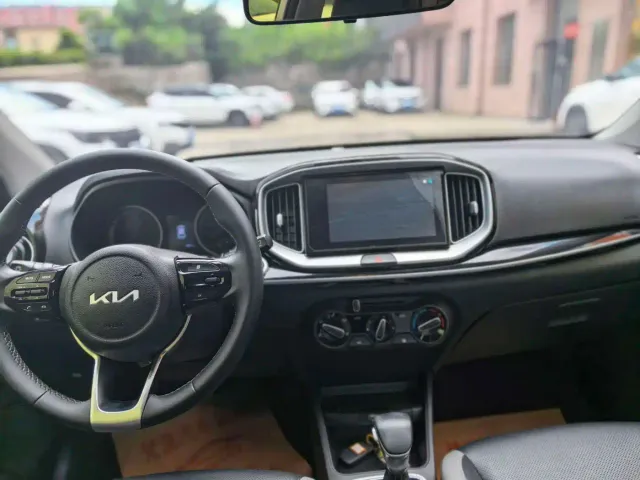 Kia KX1 — Фото автомобиля 5