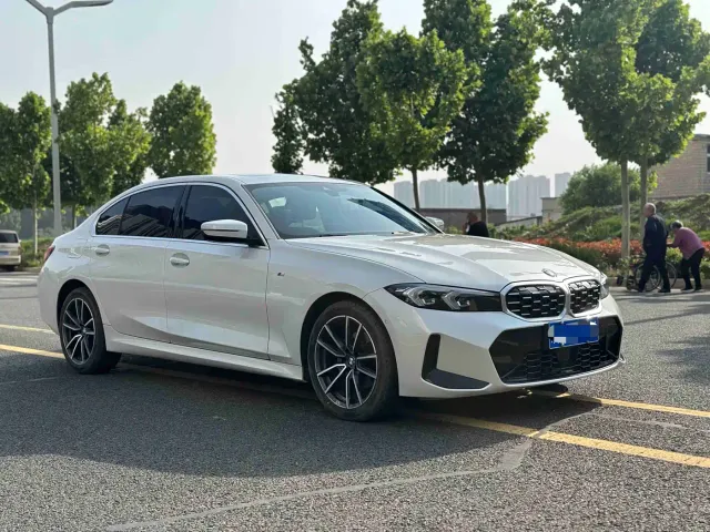BMW 3 Series — Фото автомобиля 3
