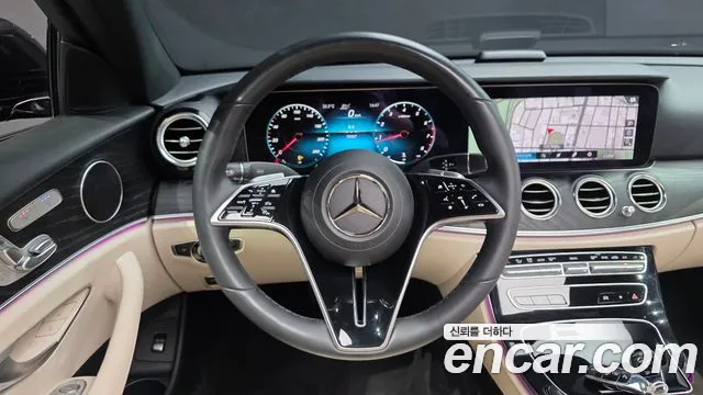 Mercedes-Benz E-Class — Фото автомобиля 5