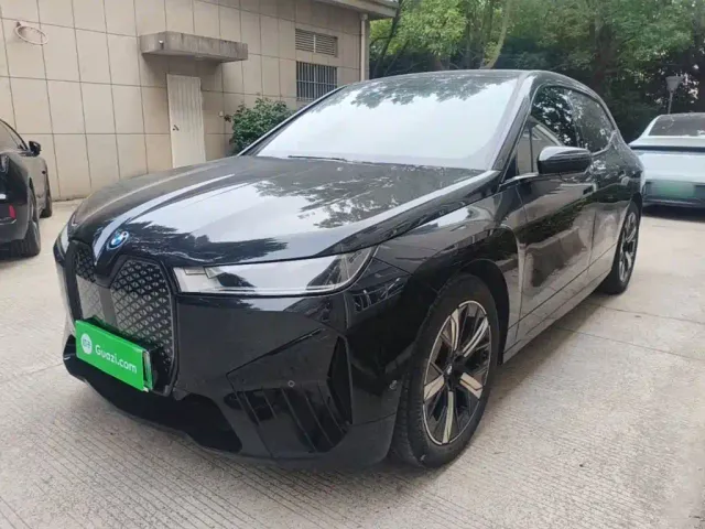 Фотография автомобиля — BMW iX