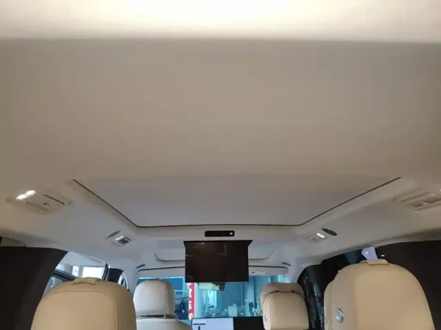 Li Auto MEGA — Фото автомобиля 13