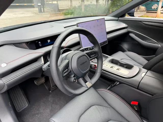 Xiaomi SU7 — Фото автомобиля 15