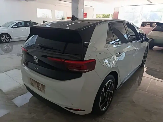 Volkswagen ID.3 — Фото автомобиля 6