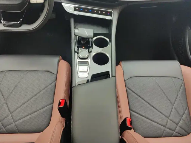 Changan Eado — Фото автомобиля 16