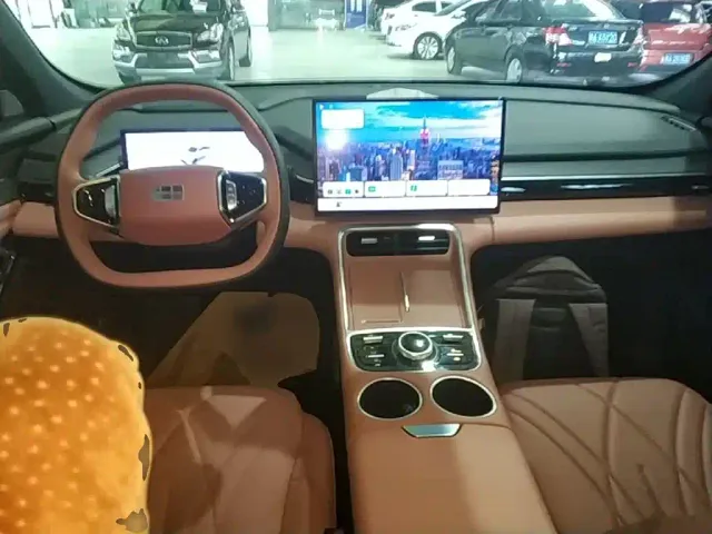 Geely Galaxy L6 — Фото автомобиля 9