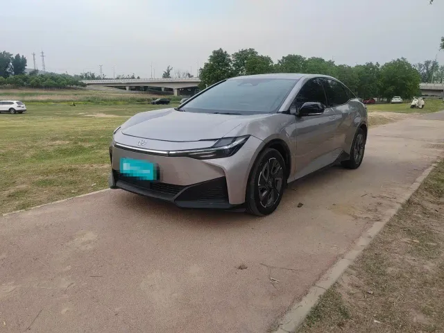 Фотография автомобиля — Toyota bZ3