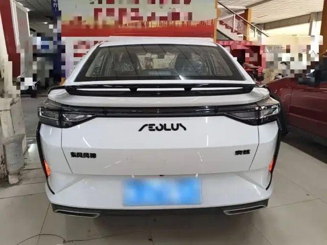 Dongfeng Yixuan — Фото автомобиля 5