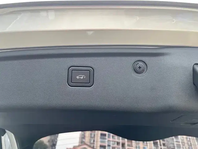 Changan Z6 — Фото автомобиля 16