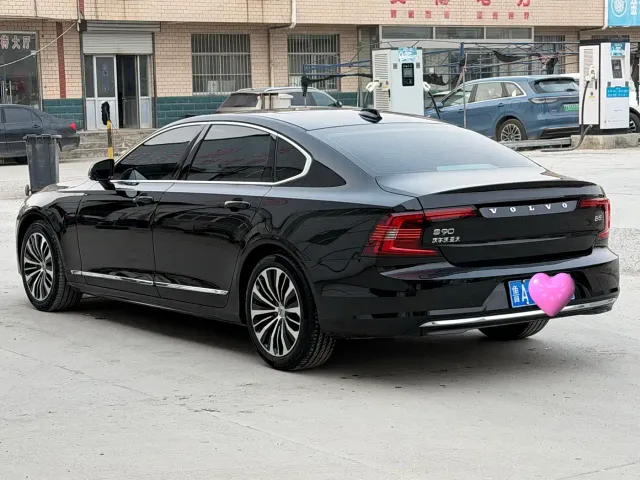 Volvo S90 — Фото автомобиля 9