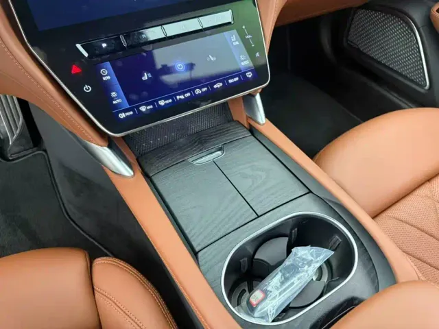 Maserati GranTurismo — Фото автомобиля 8