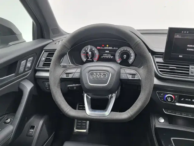 Audi Q5L — Фото автомобиля 11