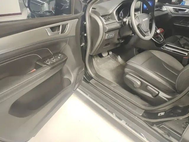 Haval M6 — Фото автомобиля 15