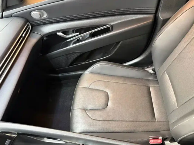 Hyundai Elantra — Фото автомобиля 13
