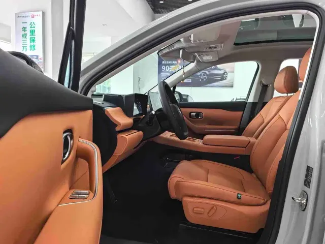 Leapmotor C10 — Фото автомобиля 4