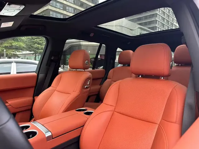 Li Auto L8 — Фото автомобиля 12