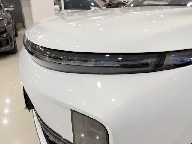 Li Auto L7 — Фото автомобиля 15