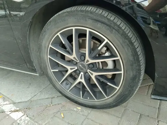 BYD Seal 2024 Glory Edition DM-i 1.5L 121km Luxury — Фото автомобиля 8