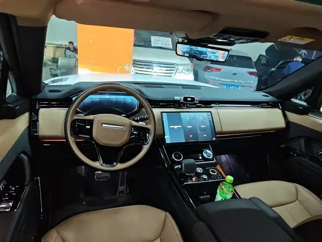 Land Rover Range Rover Sport — Фото автомобиля 7