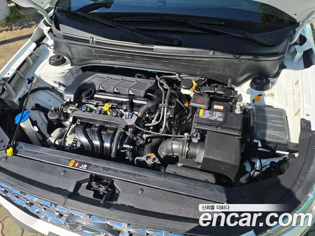 Hyundai Venue — Фото автомобиля 6