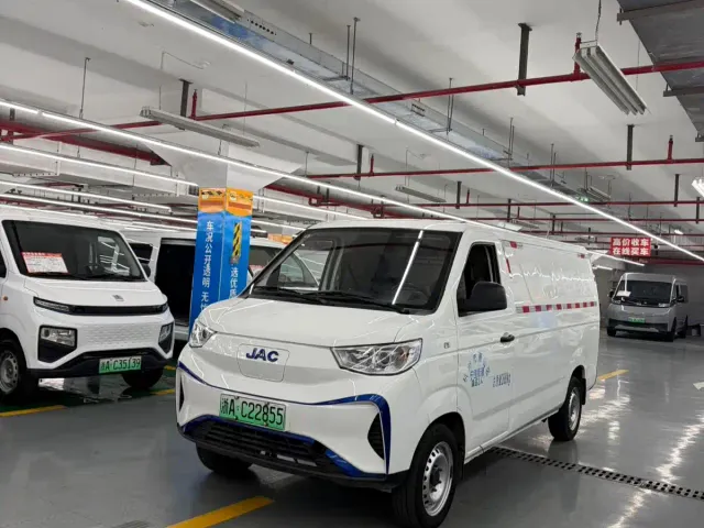 JAC Motors Blue Cat — Фото автомобиля 2