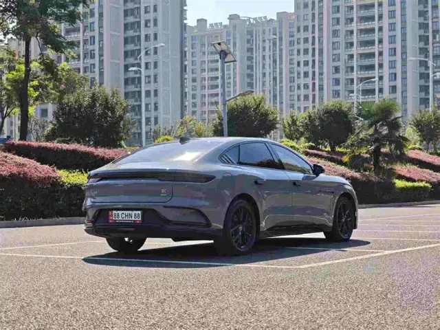 BYD Han — Фото автомобиля 6