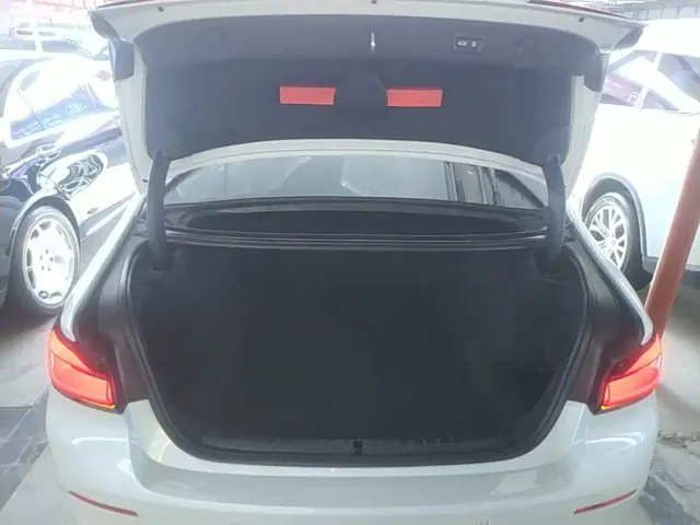 BMW 5 Series — Фото автомобиля 18