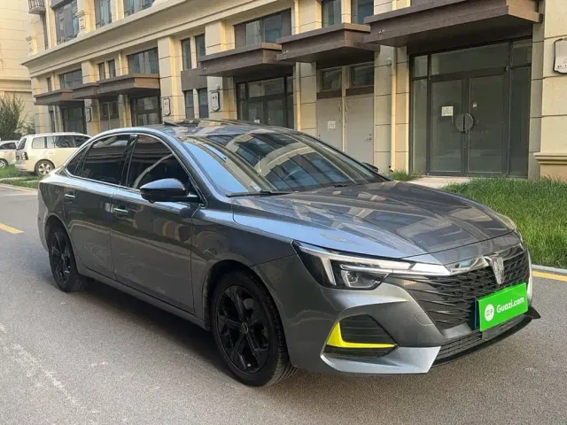 Roewe i6 MAX — Фото автомобиля 24