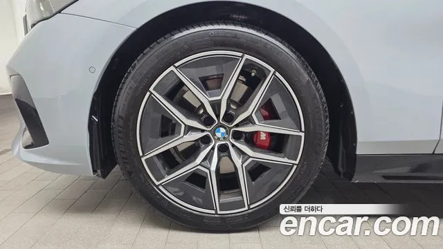 BMW 5-Series — Фото автомобиля 4