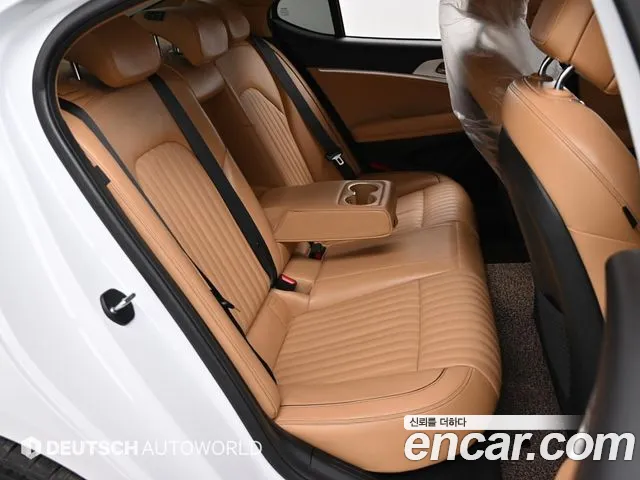 Genesis G70 Новый G70 Бензин 3.3T 2WD — Фото автомобиля 12