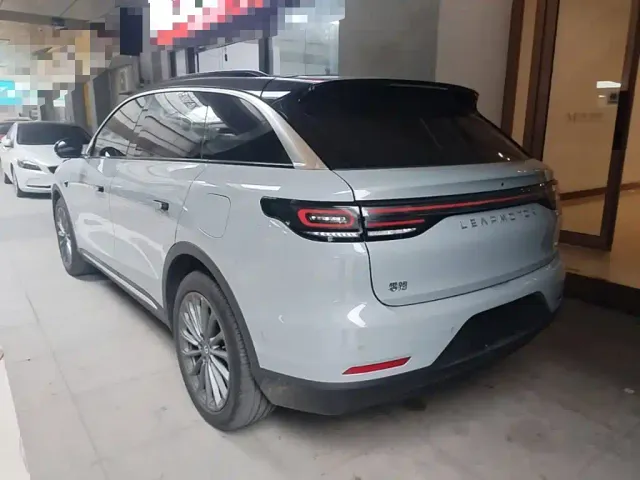 Leapmotor C11 — Фото автомобиля 4