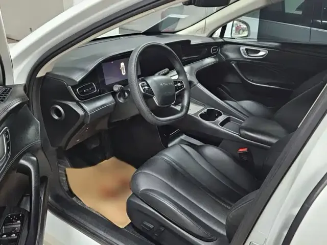 Roewe D7 — Фото автомобиля 7