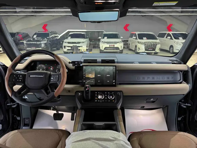 Land Rover Defender — Фото автомобиля 11