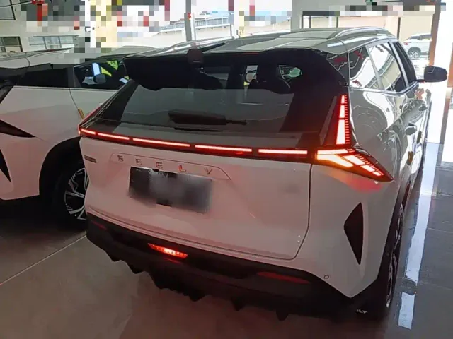 Geely Boyue — Фото автомобиля 5