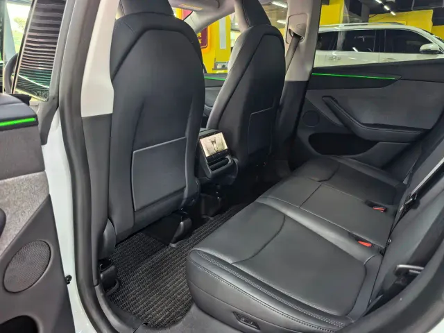 Tesla Model Y — Фото автомобиля 5