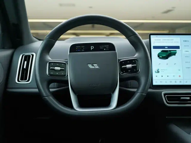Li Auto L9 — Фото автомобиля 16