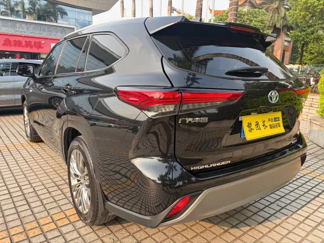 Toyota Highlander — Фото автомобиля 25
