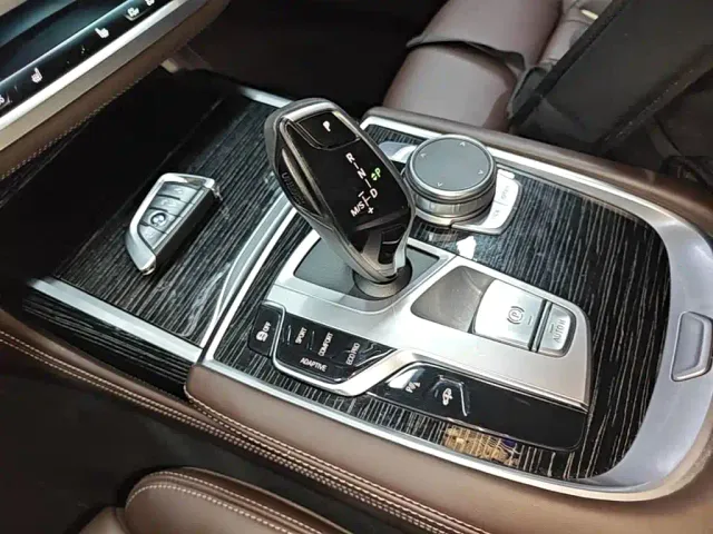 BMW 7 Series — Фото автомобиля 13