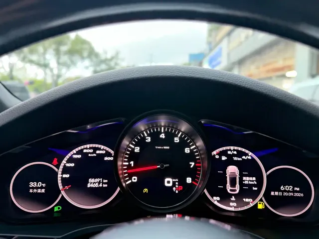 Porsche Cayenne — Фото автомобиля 14