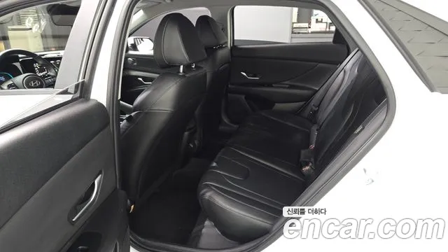 Hyundai Avante CN7 — Фото автомобиля 11