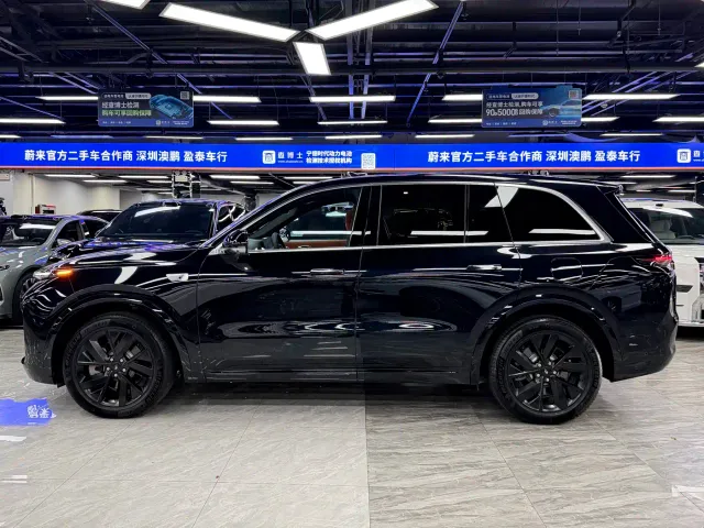 Li Auto L8 — Фото автомобиля 4