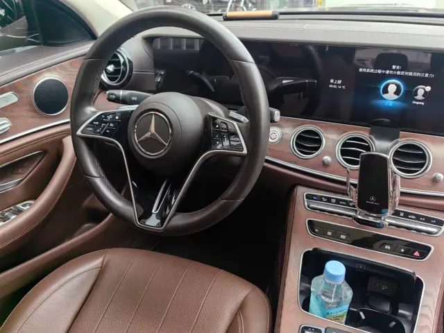 Mercedes-Benz E-Class — Фото автомобиля 6