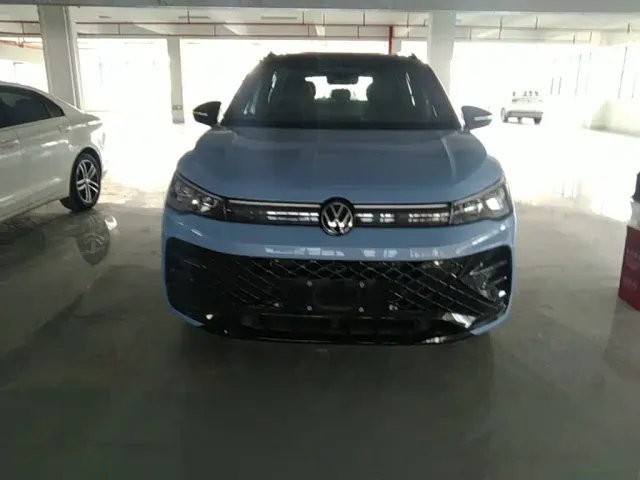 Volkswagen Tiguan L — Фото автомобиля 2