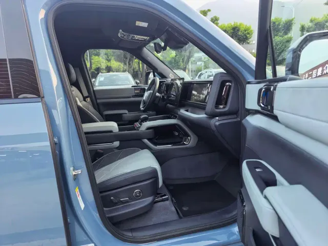 BYD FangChengBao Leopard 5 — Фото автомобиля 6