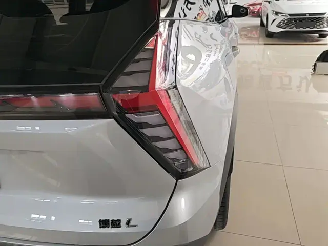 Geely Boyue L 2023 1.5TD DCT Glory Edition — Фото автомобиля 7
