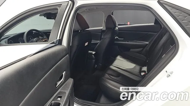 Hyundai Avante CN7 — Фото автомобиля 12