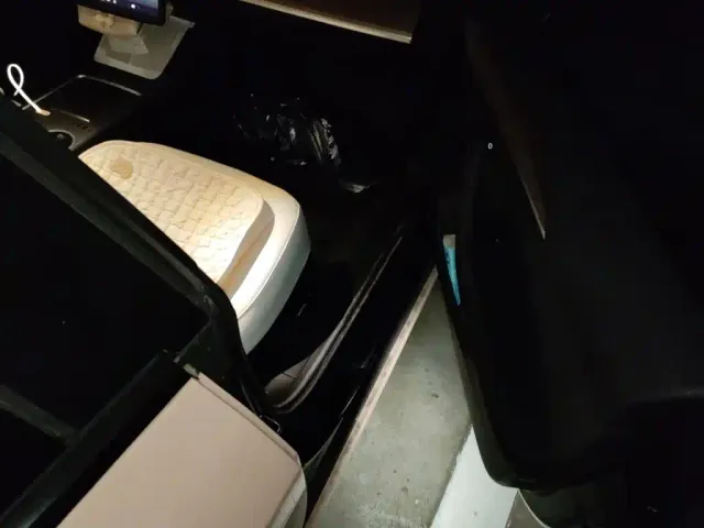 Tesla Model 3 — Фото автомобиля 19